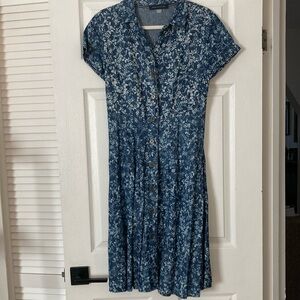 Like new Floral Blue Button-Up Dress
